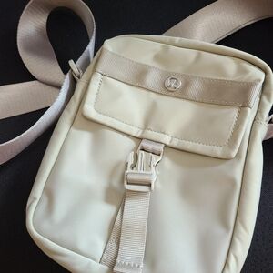 Lululemon Athletica Cream Crossbody Bag with Adjustable Straps